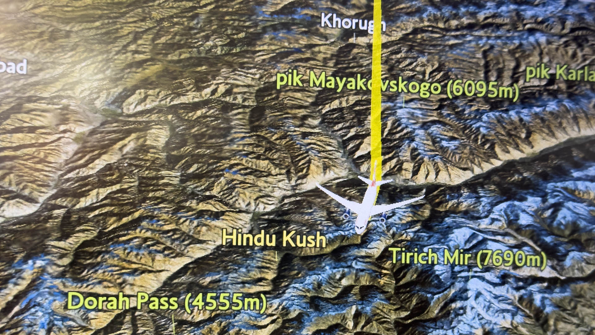 L'Hindu Kush  una catena montuosa lunga circa 1.000 chilometri che si estende dall'Afghanistan centro-occidentale alla Provincia del nord-ovest del Pakistan. La cima pi elevata  il Tirich Mir (7.690 m)