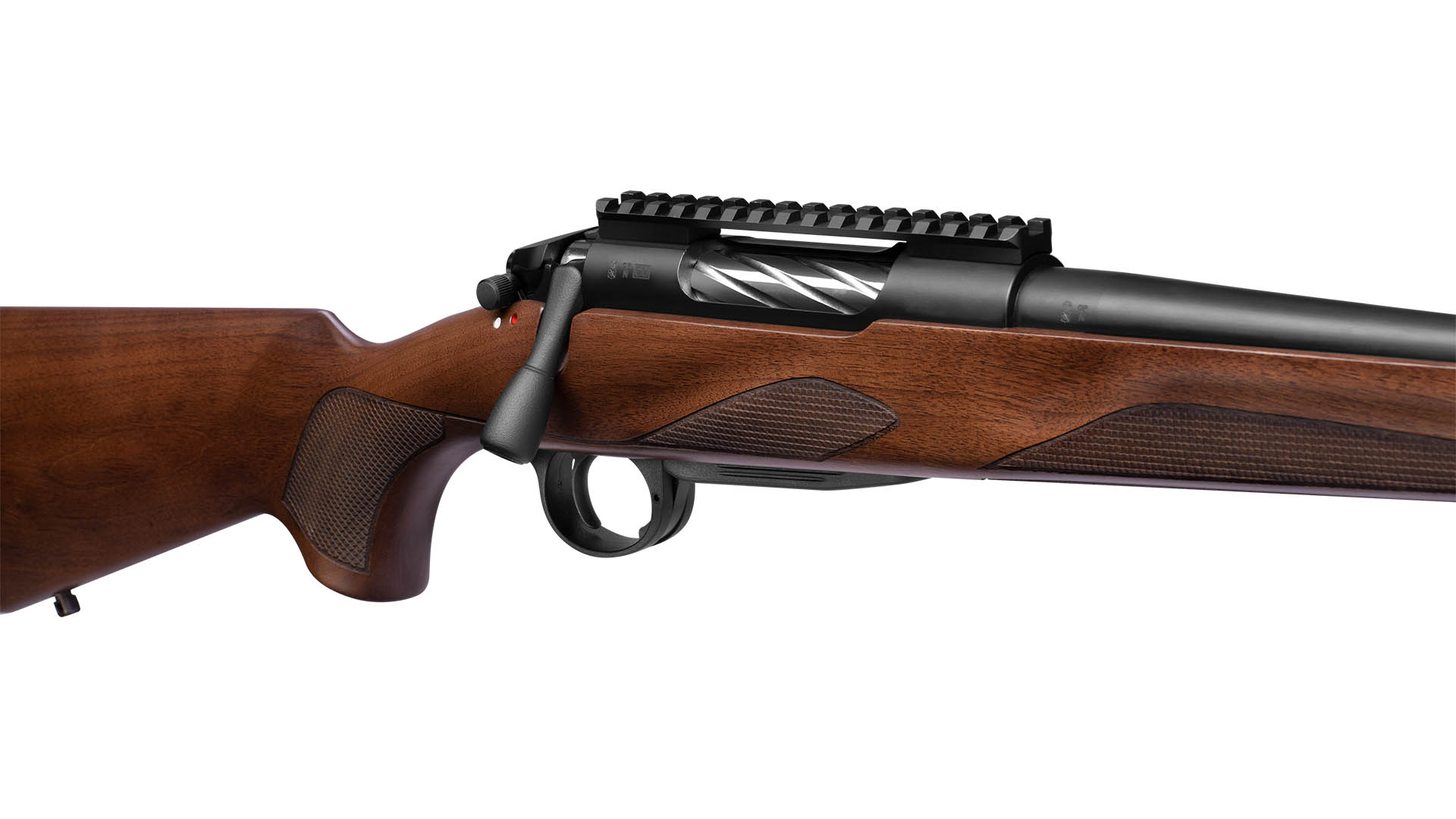 Sull'azione  applicata una slitta Picatinny lunga; l'adozione dello standard Remington 700 permette la sua sostituzione con un'ampia variet di attacchi disponibili sul mercato aftermarket