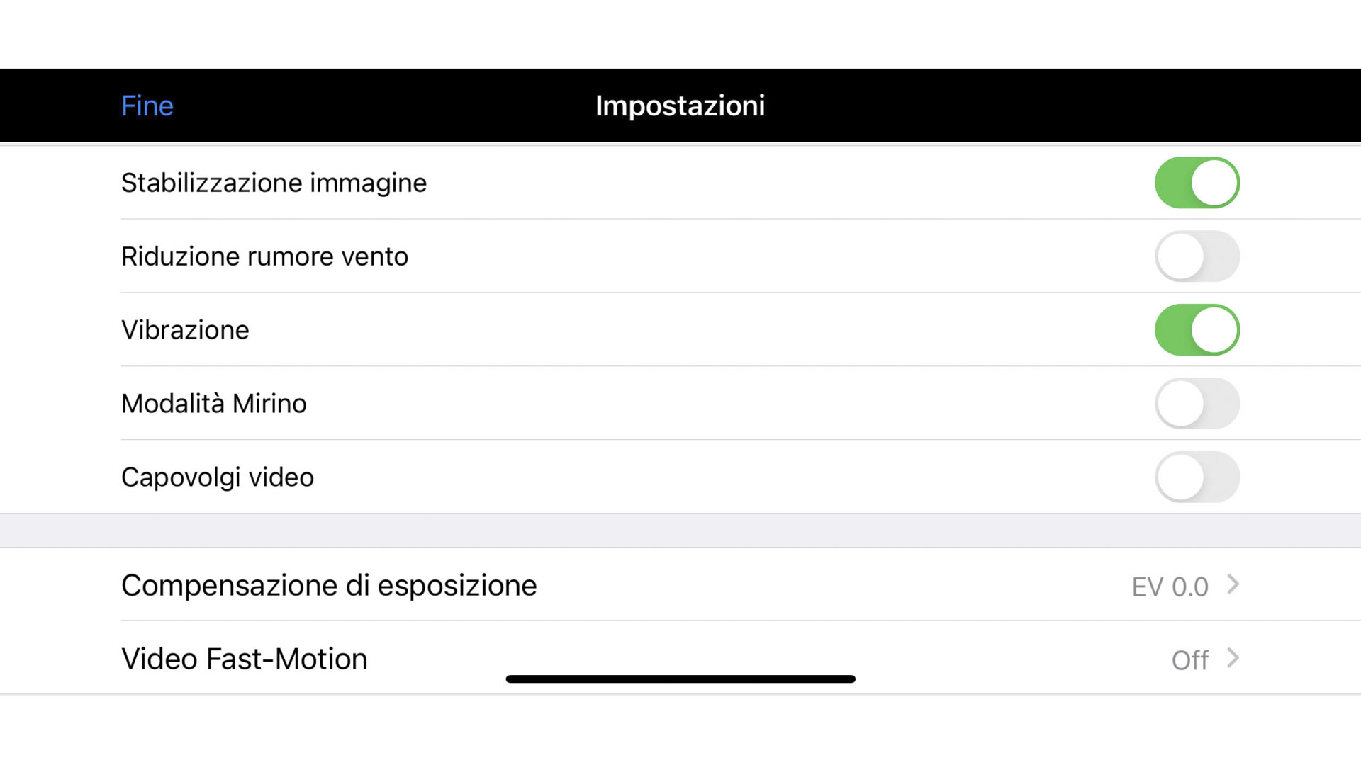 Tra le opzioni disponibili si segnala la presenza di un filtro anti-vento e la possibilità di attivare un punto rosso che simula il punto di mira