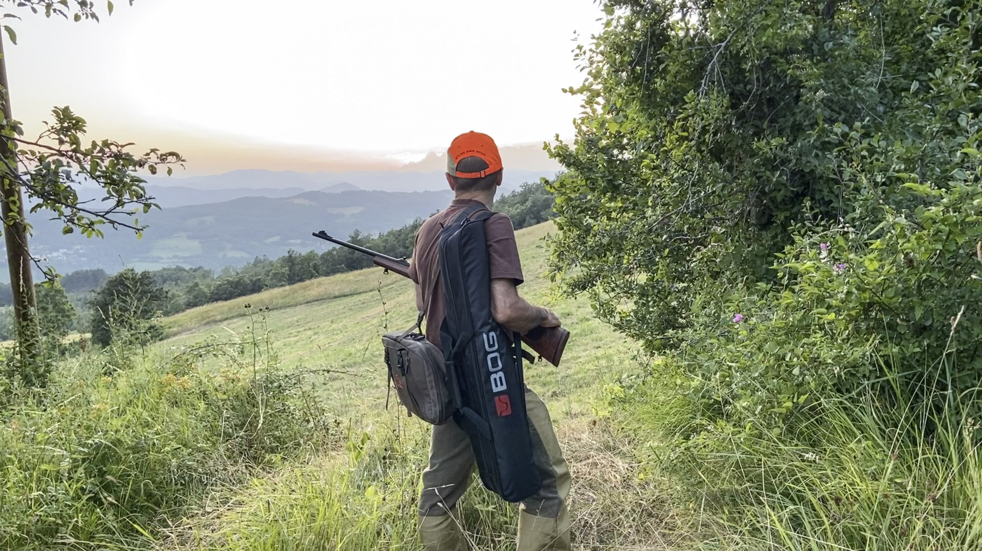 Il cavalletto BOG DeathGrip Infinite viene fornito di una borsa per il trasporto a tracolla